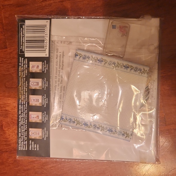 Mill Hill Kit - Picture 2 of 2